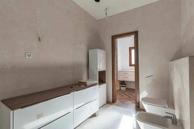 A luxurious three-story villa on the first sea line in  Kotor — photo 45